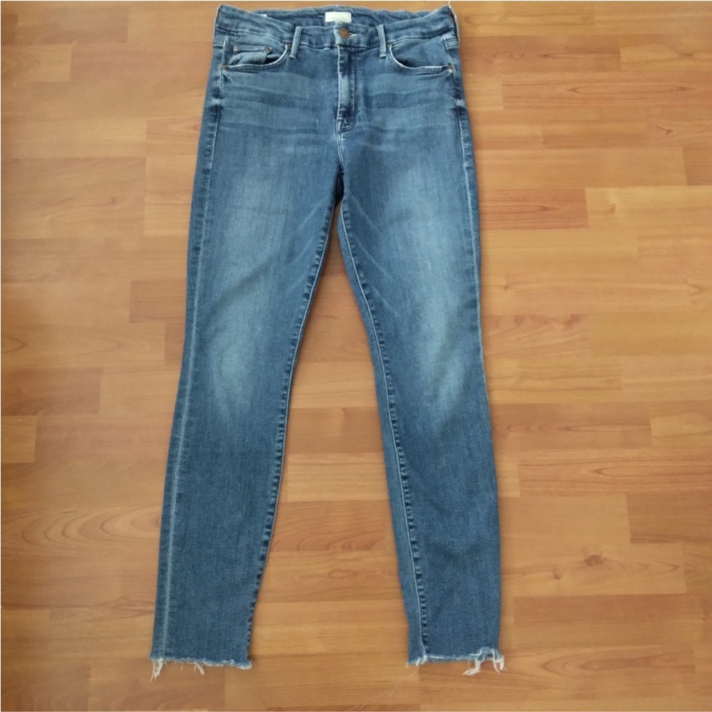 Mother the looker ankle fray size 28